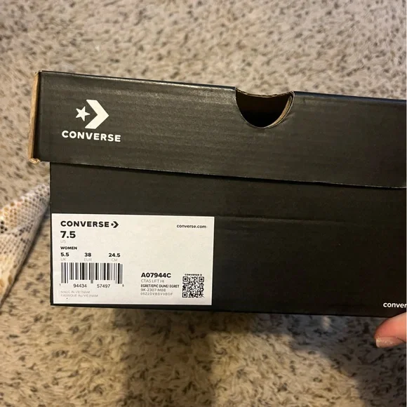 Platform converse. Only worn once. Good condition - Picture 4 of 4